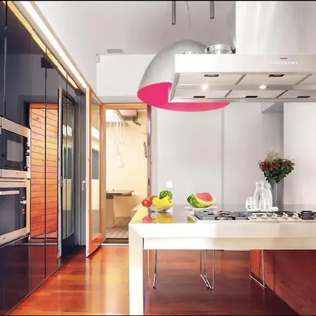 Unique Penthouse 10 Steps From Duomo Apartament